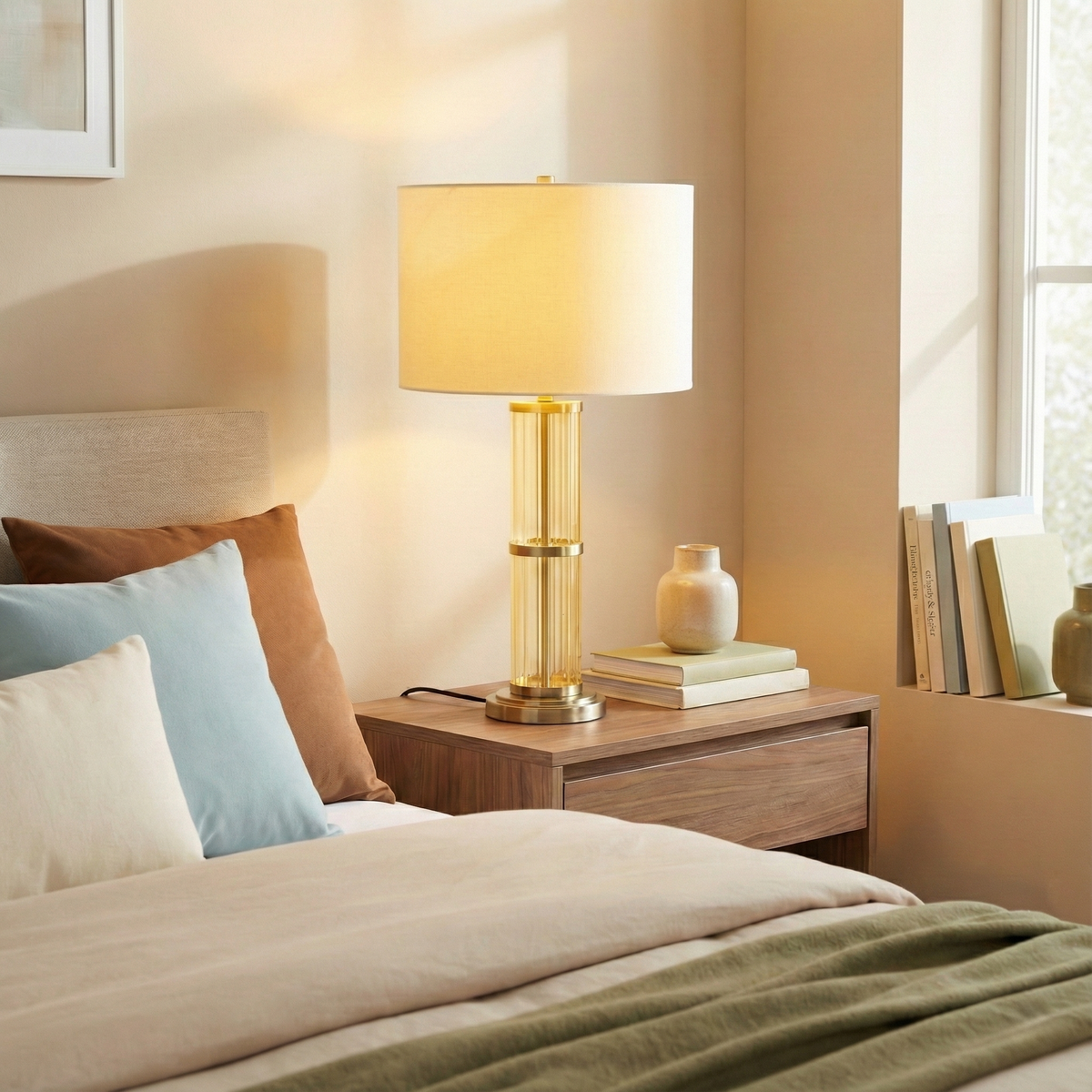 Echo Brushed Nickel Table Lamp with On/Off Switch Clear Glass Body  Metal Base
